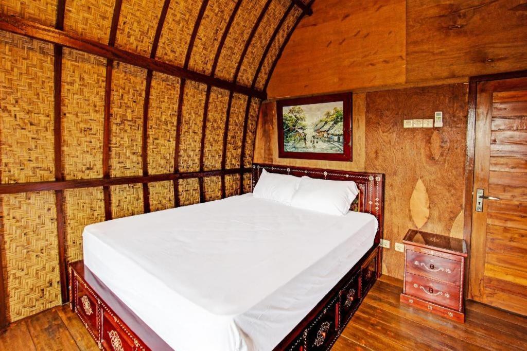 Reddoorz At Villa Bukit Senyum Lombok Kuripan  Extérieur photo