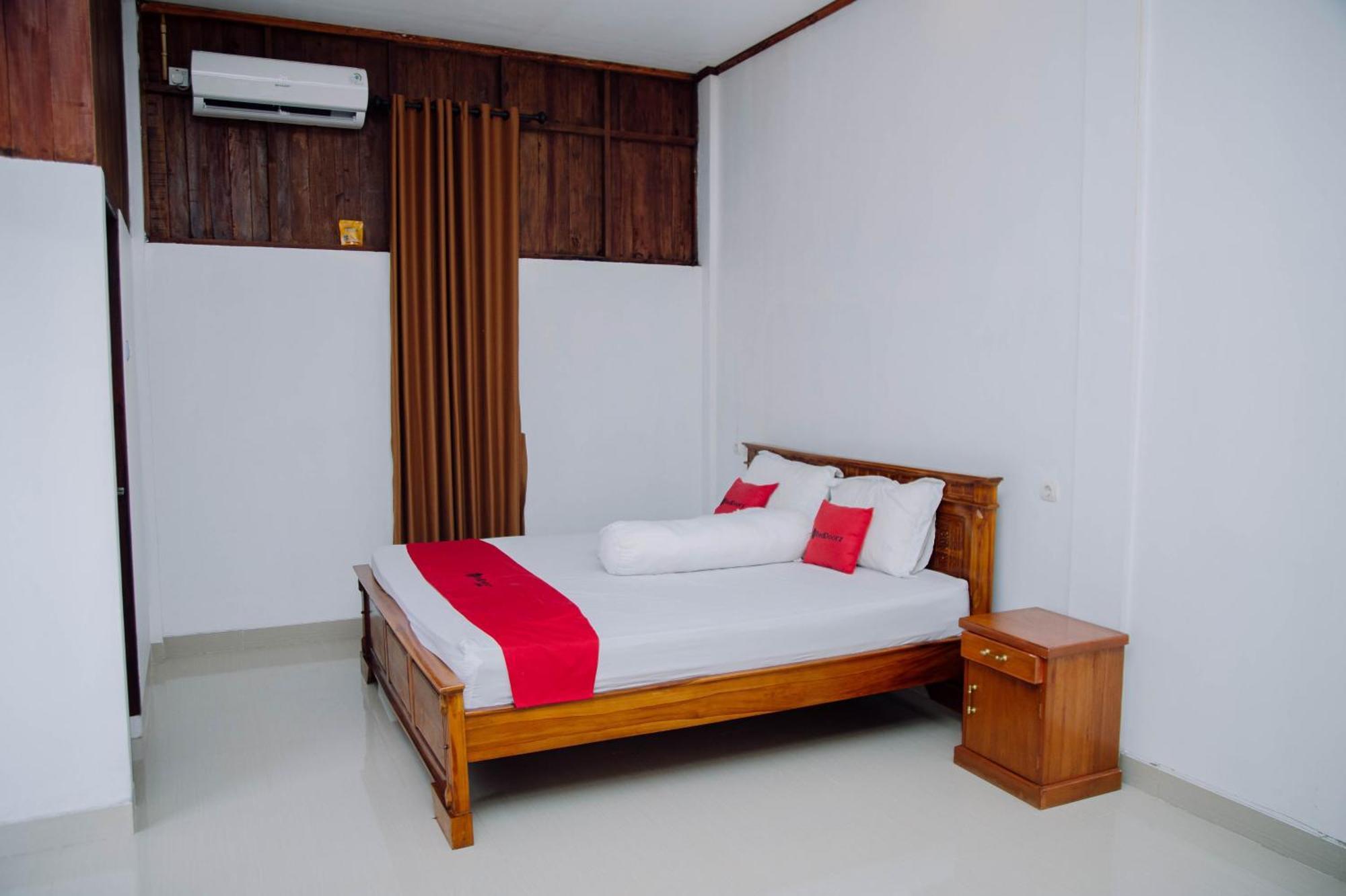 Reddoorz At Villa Bukit Senyum Lombok Kuripan  Extérieur photo