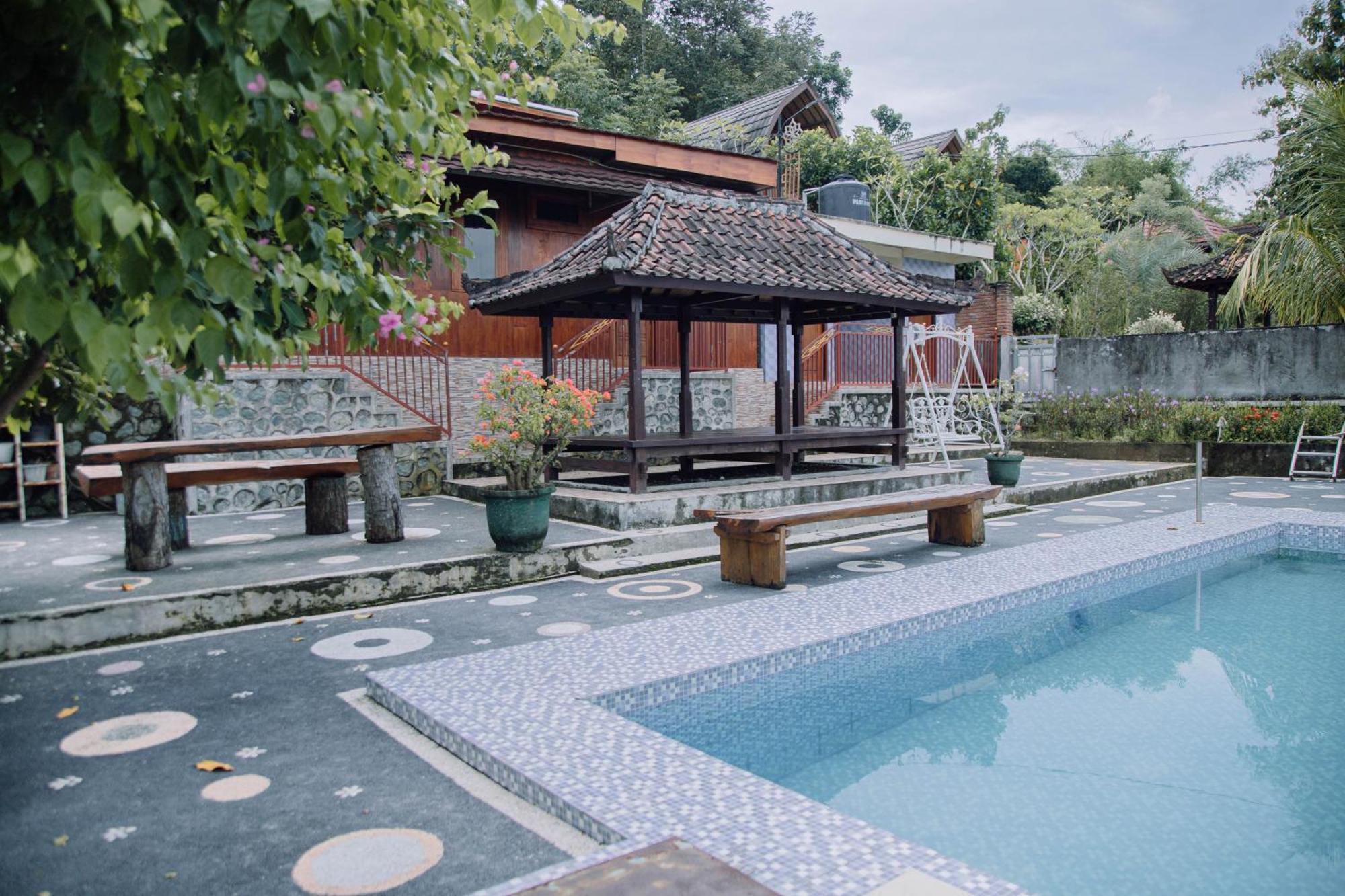 Reddoorz At Villa Bukit Senyum Lombok Kuripan  Extérieur photo