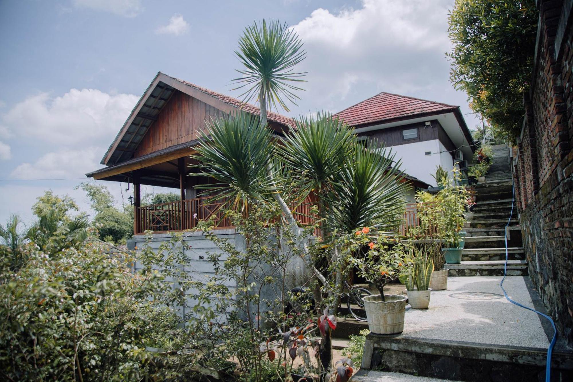 Reddoorz At Villa Bukit Senyum Lombok Kuripan  Extérieur photo